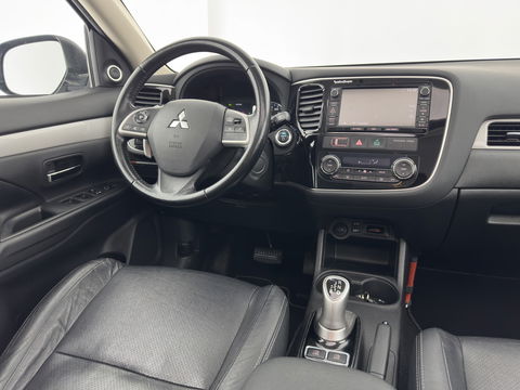 Mitsubishi Outlander 2.0 PHEV Instyle (INCL.BTW) Aut *PANO | FULL-LEATHER | XENON | NAVI-FULLMAP | KEYLESS | CAMERA | HEATED-COMFORTSEATS | ECC | SHIFT-PADDLES | PDC | CRUISE | PRIVACY-GLASS | DAB | TOWBAR | 18''ALU *