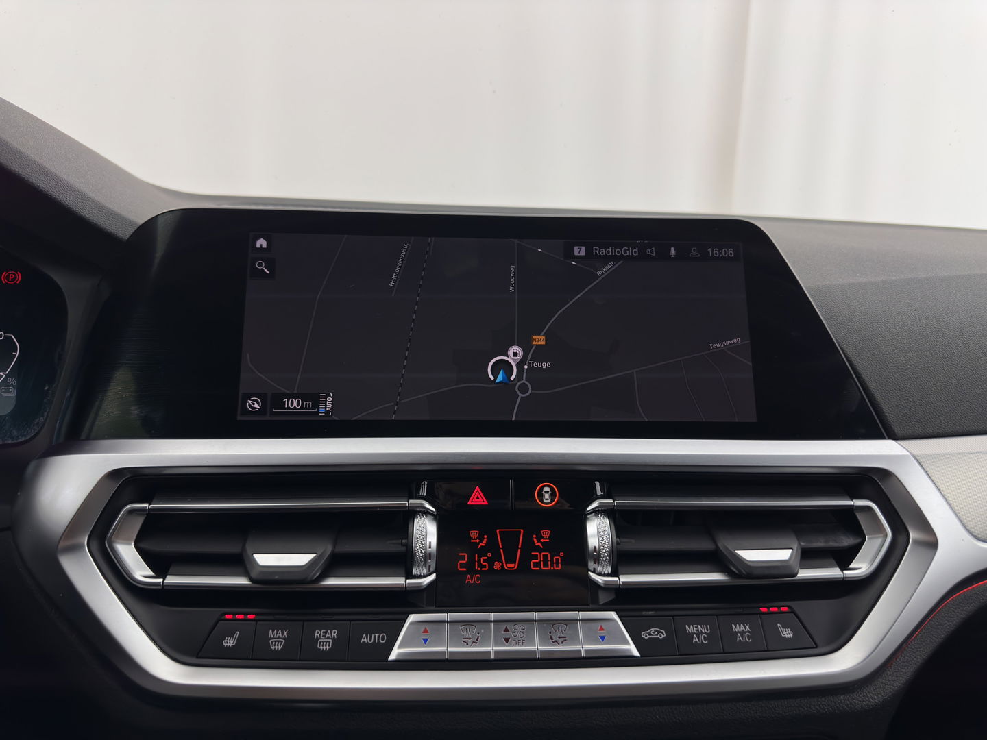 BMW 3 Serie Touring 320e Business Edition Plus M-Sportpack (INCL.BTW) *PANO | LASER-LED | LUXURY-LEATHER | HEATED-SPORTSEATS | HARMAN/KARDON | VIRTUAL-COCKPIT | AMBIENT-LIGHT | NAVI-FULLMAP | DAB+ | 18''ALU*