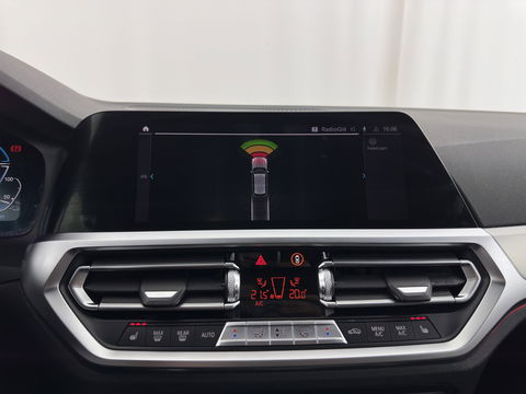 BMW 3 Serie Touring 320e Business Edition Plus M-Sportpack (INCL.BTW) *PANO | LASER-LED | LUXURY-LEATHER | HEATED-SPORTSEATS | HARMAN/KARDON | VIRTUAL-COCKPIT | AMBIENT-LIGHT | NAVI-FULLMAP | DAB+ | 18''ALU*