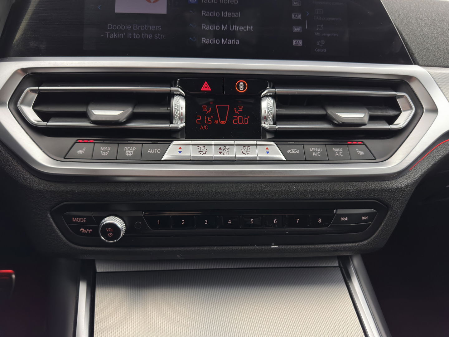 BMW 3 Serie Touring 320e M-Sportpack Business Edition Plus (Plug-In) (INCL-BTW) *PANO | LASER-LED | LEATHER | HEATED-SPORTSEATS | HARMAN/KARDON | VIRTUAL-COCKPIT | AMBIENT-LIGHT | NAVI-FULLMAP | DAB+ | 18''ALU*