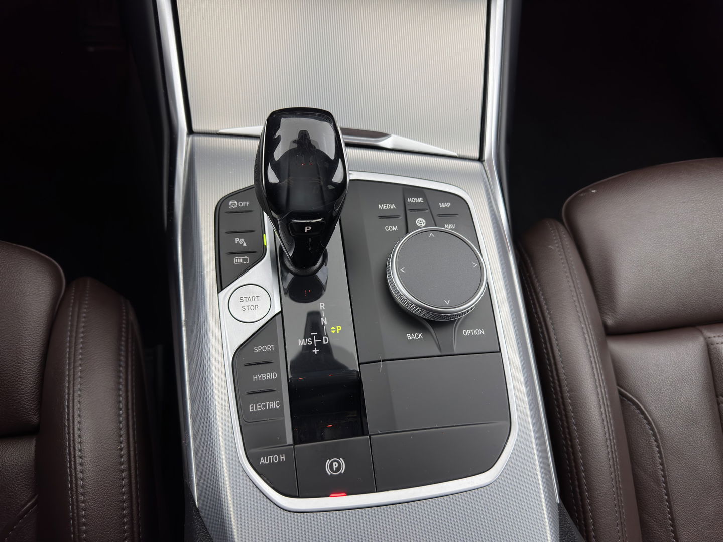 BMW 3 Serie Touring 320e M-Sportpack Business Edition Plus (Plug-In) (INCL-BTW) *PANO | LASER-LED | LEATHER | HEATED-SPORTSEATS | HARMAN/KARDON | VIRTUAL-COCKPIT | AMBIENT-LIGHT | NAVI-FULLMAP | DAB+ | 18''ALU*