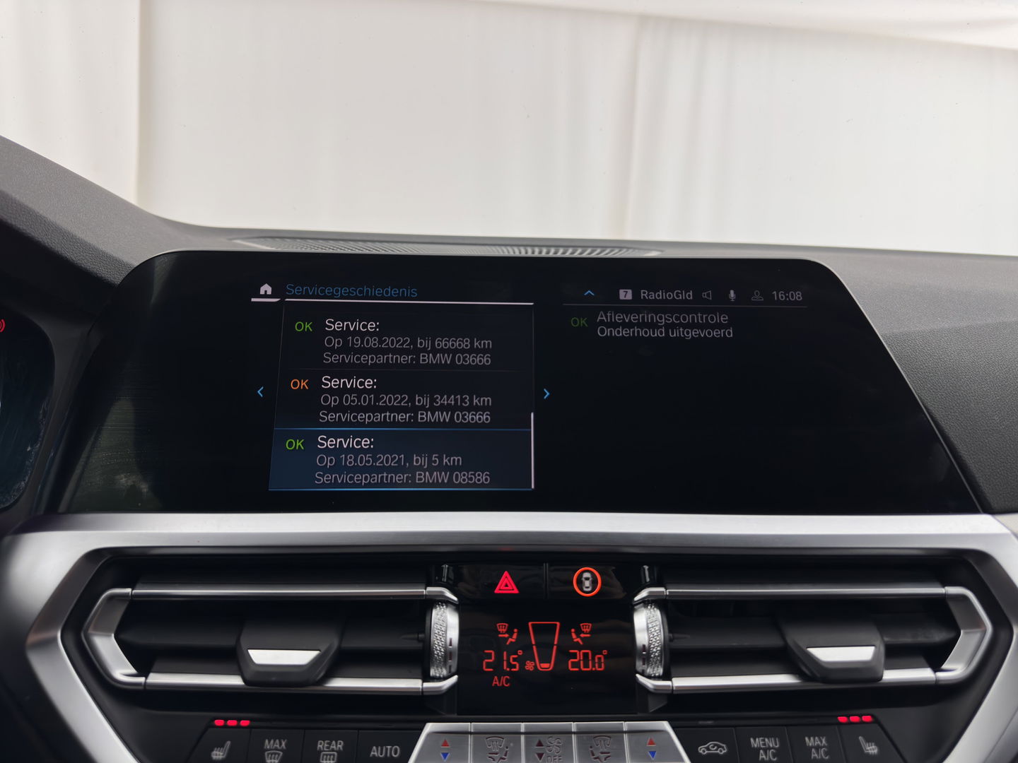 BMW 3 Serie Touring 320e M-Sportpack Business Edition Plus (Plug-In) (INCL-BTW) *PANO | LASER-LED | LEATHER | HEATED-SPORTSEATS | HARMAN/KARDON | VIRTUAL-COCKPIT | AMBIENT-LIGHT | NAVI-FULLMAP | DAB+ | 18''ALU*