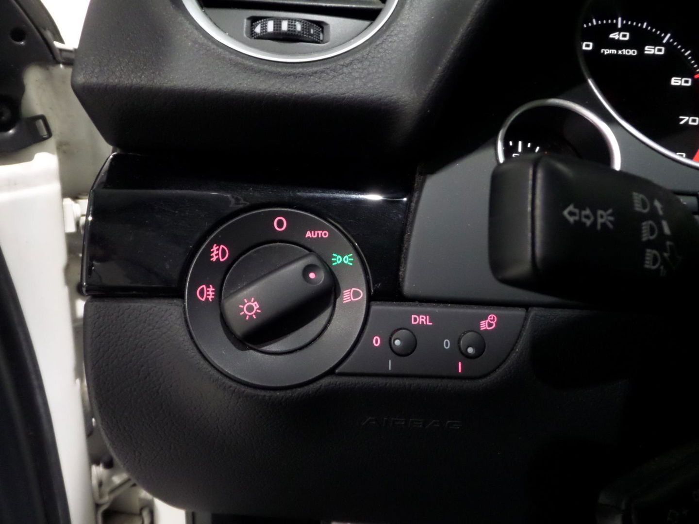 SEAT Exeo 2.0 TSI Sport "Origineel NL!" Apple-carplay Leer Bluetooth Navigatie Stoelverwarming Xenon Youngtimer "2e eigenaar"