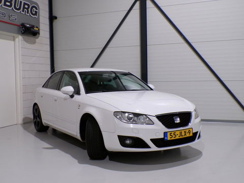 SEAT Exeo 2.0 TSI Sport "Origineel NL!" Apple-carplay Leer Bluetooth Navigatie Stoelverwarming Xenon Youngtimer "2e eigenaar"