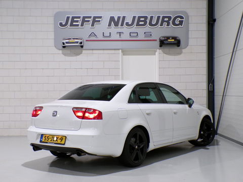 SEAT Exeo 2.0 TSI Sport "Origineel NL!" Apple-carplay Leer Bluetooth Navigatie Stoelverwarming Xenon Youngtimer "2e eigenaar"