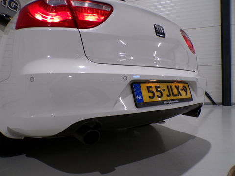 SEAT Exeo 2.0 TSI Sport "Origineel NL!" Apple-carplay Leer Bluetooth Navigatie Stoelverwarming Xenon Youngtimer "2e eigenaar"