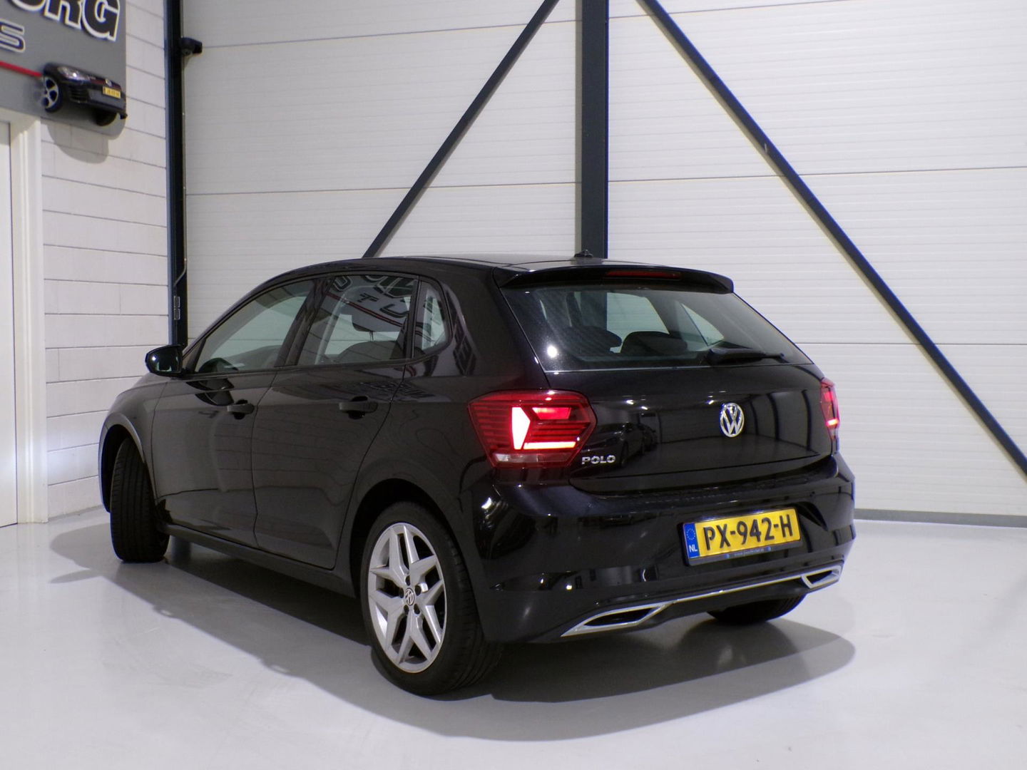 Volkswagen Polo 1.0 TSI Comfortline "Origineel NL!" Apple-Carplay Parkeersensoren Adaptive-Cruise Climatronic Dealer-onderhouden