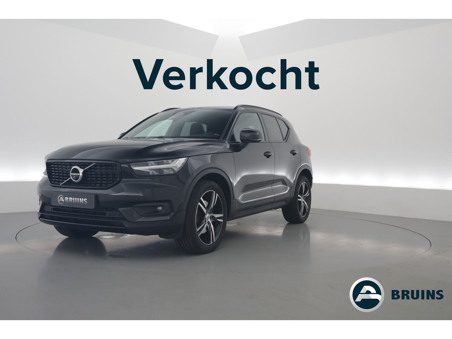 Volvo XC40 2.0 B4 R-Design | Elek. stoelen | ACC | H&K Audio | 360 camera | 19 inch | Stoel+ stuurverw. |