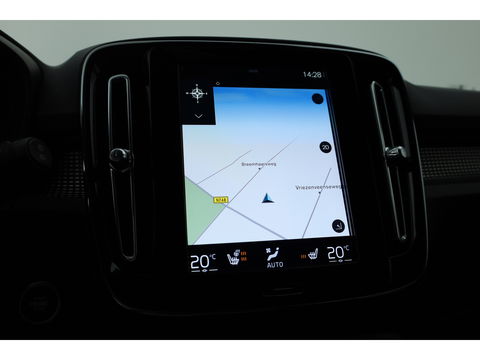 Volvo XC40 2.0 B4 R-Design | Elek. stoelen | ACC | H&K Audio | 360 camera | 19 inch | Stoel+ stuurverw. |