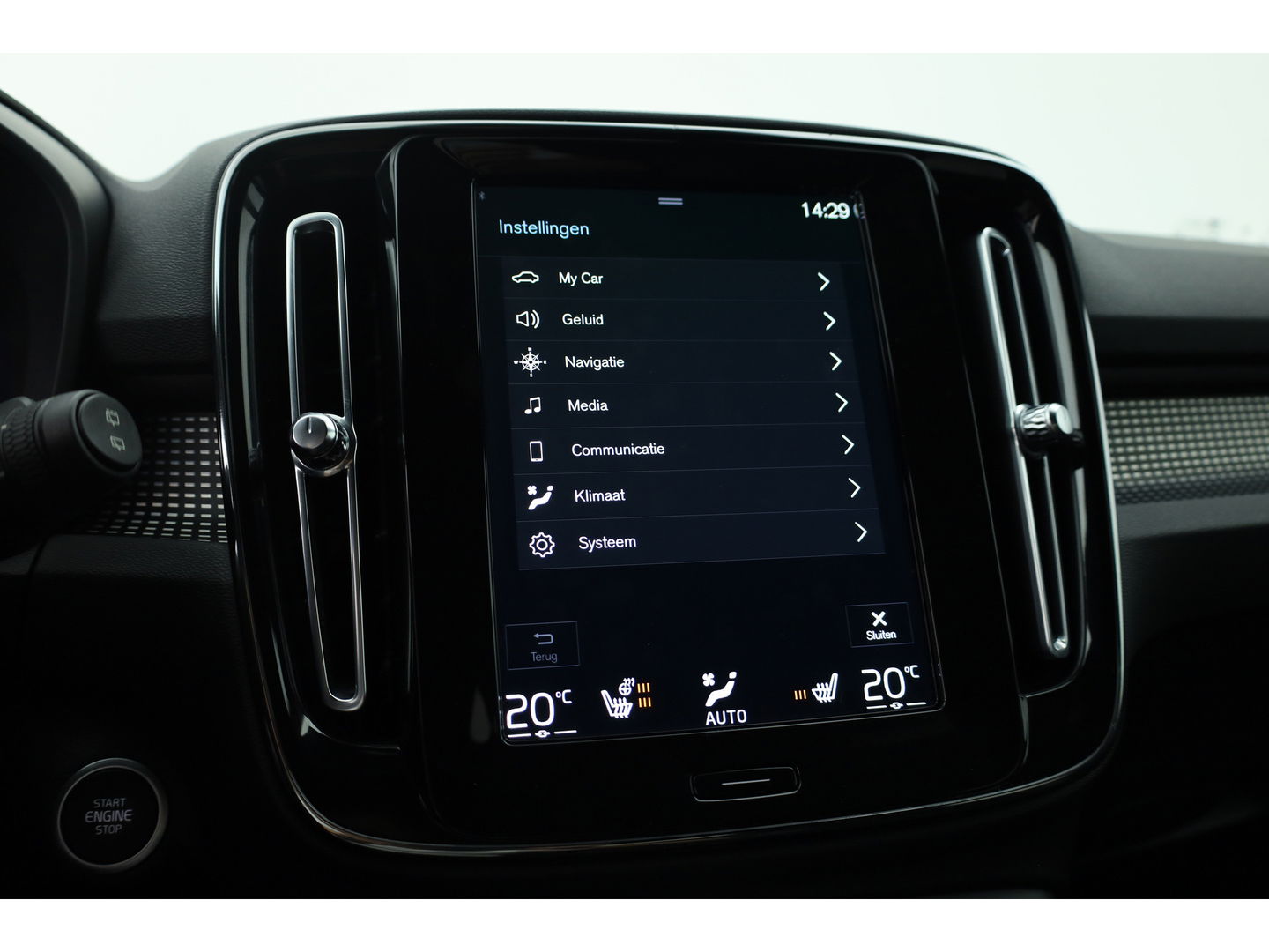 Volvo XC40 2.0 B4 R-Design | Elek. stoelen | ACC | H&K Audio | 360 camera | 19 inch | Stoel+ stuurverw. |