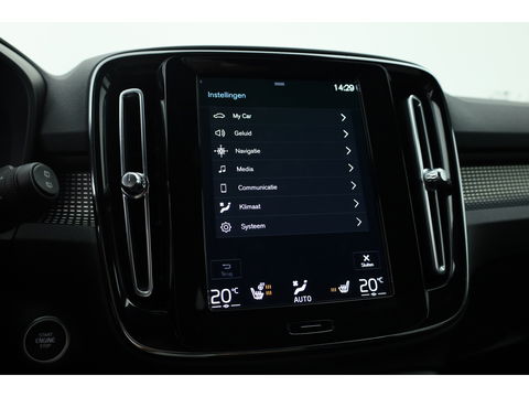 Volvo XC40 2.0 B4 R-Design | Elek. stoelen | ACC | H&K Audio | 360 camera | 19 inch | Stoel+ stuurverw. |