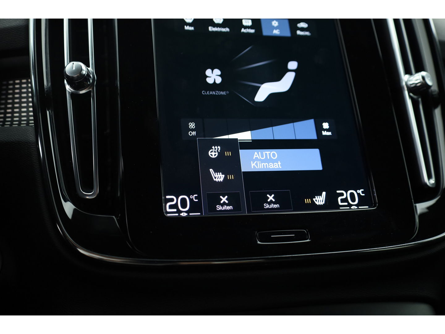 Volvo XC40 2.0 B4 R-Design | Elek. stoelen | ACC | H&K Audio | 360 camera | 19 inch | Stoel+ stuurverw. |