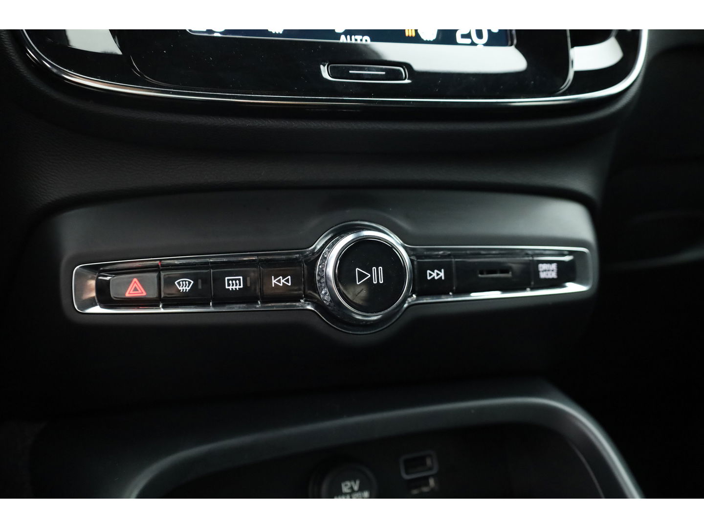 Volvo XC40 2.0 B4 R-Design | Elek. stoelen | ACC | H&K Audio | 360 camera | 19 inch | Stoel+ stuurverw. |