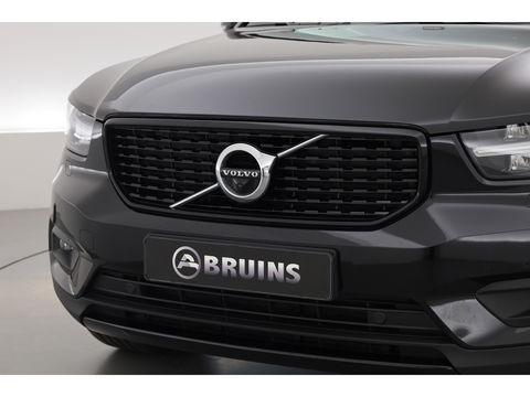 Volvo XC40 2.0 B4 R-Design | Elek. stoelen | ACC | H&K Audio | 360 camera | 19 inch | Stoel+ stuurverw. |