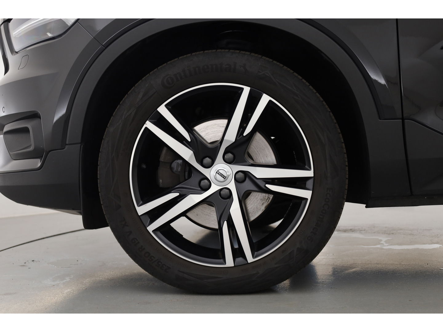 Volvo XC40 2.0 B4 R-Design | Elek. stoelen | ACC | H&K Audio | 360 camera | 19 inch | Stoel+ stuurverw. |