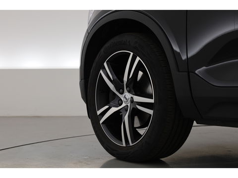 Volvo XC40 2.0 B4 R-Design | Elek. stoelen | ACC | H&K Audio | 360 camera | 19 inch | Stoel+ stuurverw. |