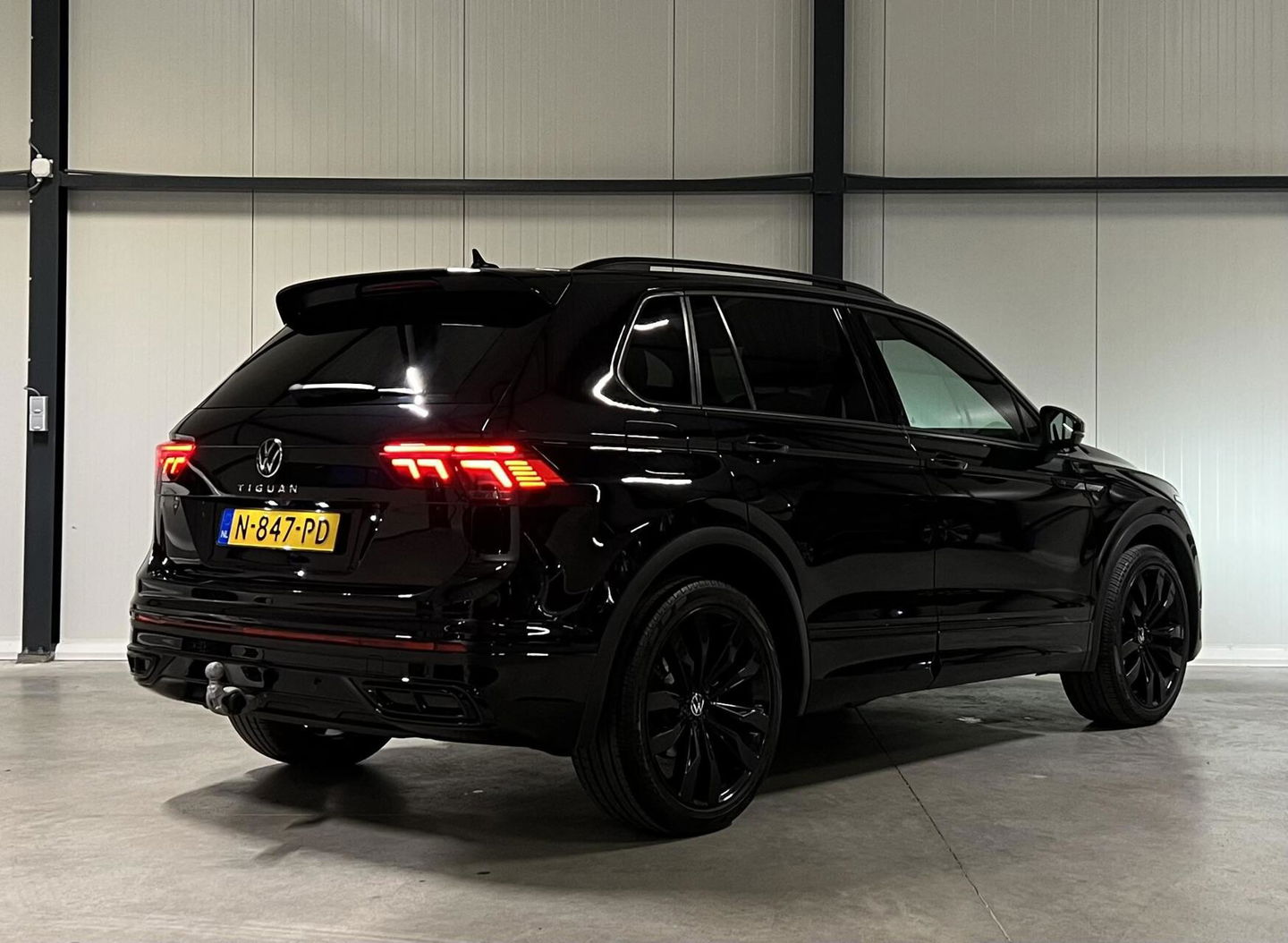 Volkswagen Tiguan 1.5 TSI R-Line Black Edition Trekhaak VOL!