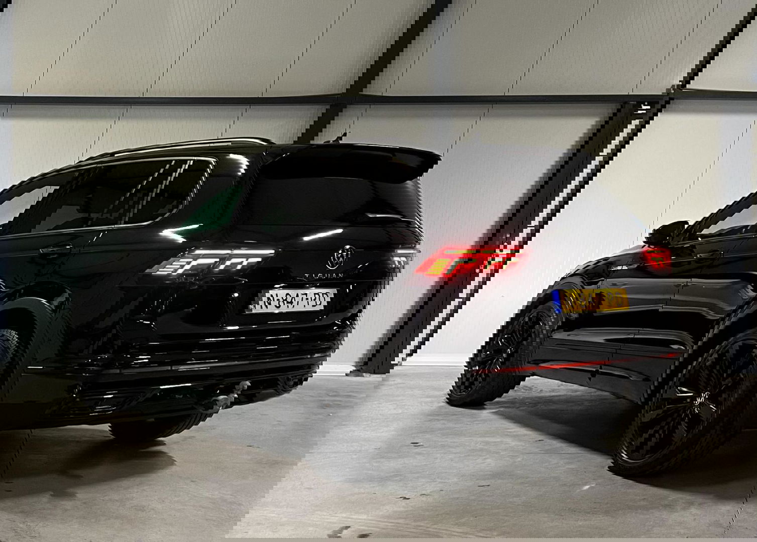 Volkswagen Tiguan 1.5 TSI R-Line Black Edition Trekhaak VOL!