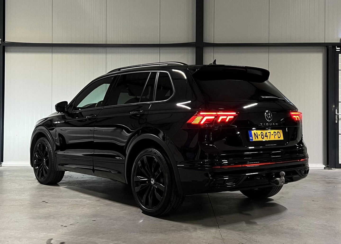 Volkswagen Tiguan 1.5 TSI R-Line Black Edition Trekhaak VOL!