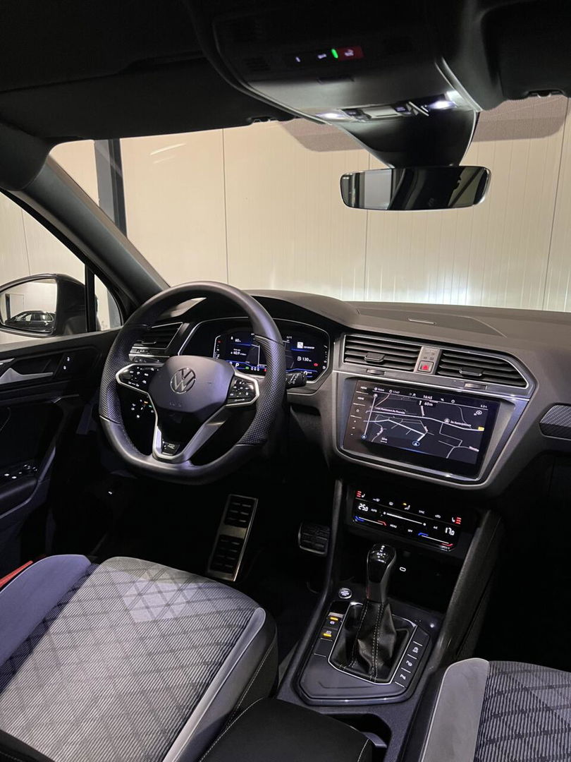 Volkswagen Tiguan 1.5 TSI R-Line Black Edition Trekhaak VOL!