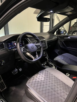 Volkswagen Tiguan 1.5 TSI R-Line Black Edition Trekhaak VOL!