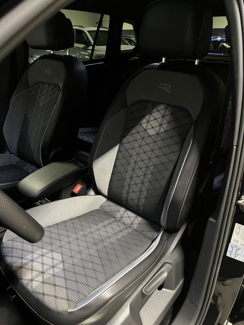 Volkswagen Tiguan 1.5 TSI R-Line Black Edition Trekhaak VOL!