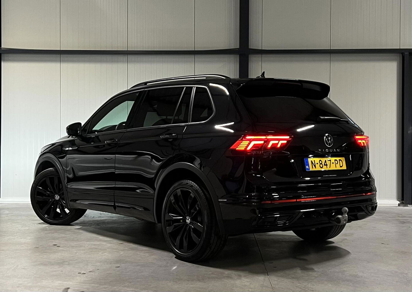 Volkswagen Tiguan 1.5 TSI R-Line Black Edition Trekhaak VOL!