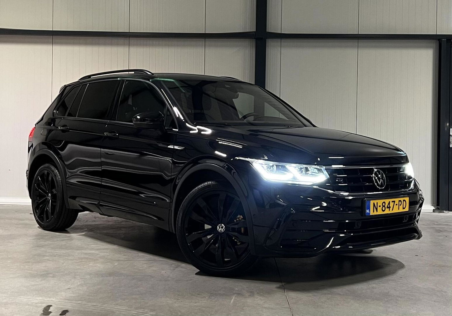 Volkswagen Tiguan 1.5 TSI R-Line Black Edition Trekhaak VOL!