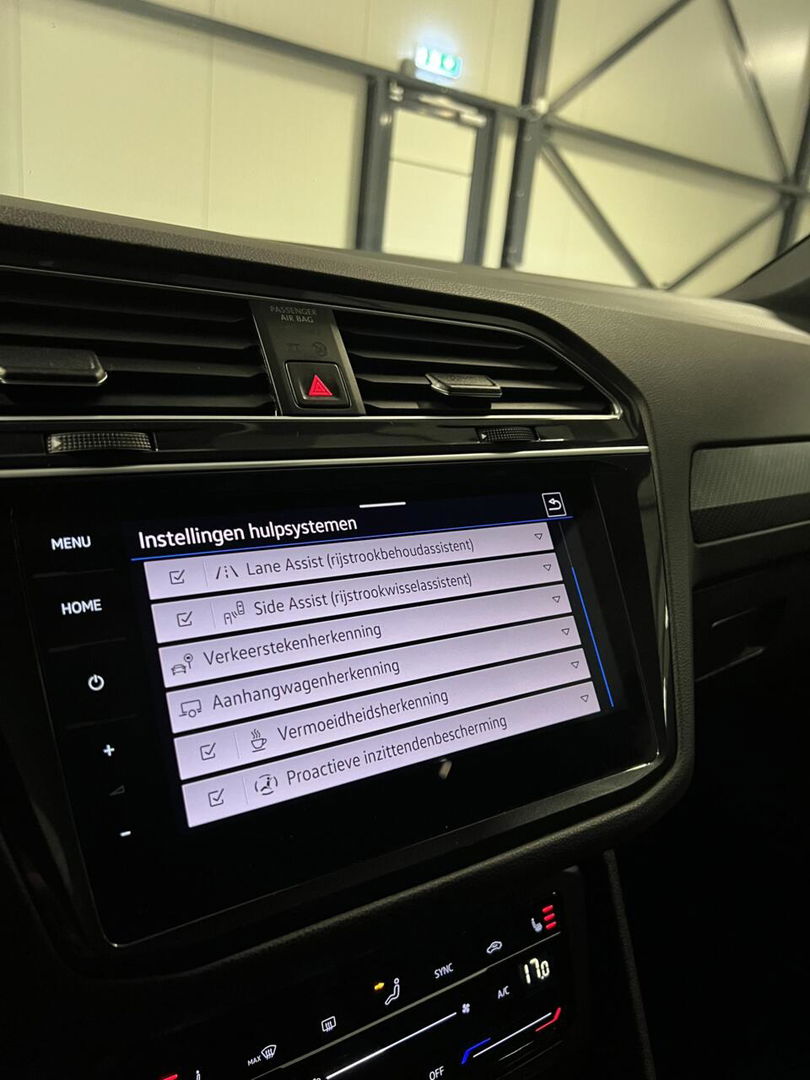 Volkswagen Tiguan 1.5 TSI R-Line Black Edition Trekhaak VOL!