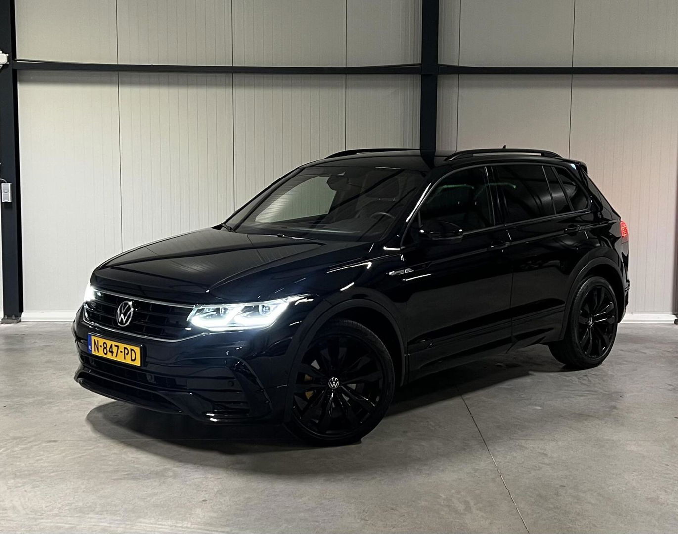 Volkswagen Tiguan 1.5 TSI R-Line Black Edition Trekhaak VOL!