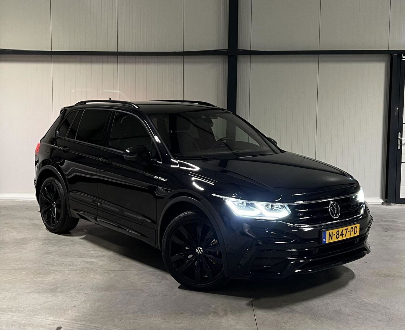 Volkswagen Tiguan 1.5 TSI R-Line Black Edition Trekhaak VOL!