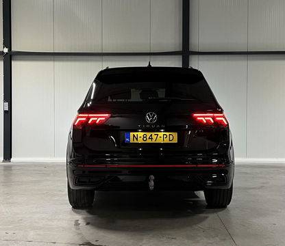 Volkswagen Tiguan 1.5 TSI R-Line Black Edition Trekhaak VOL!