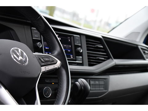 Volkswagen Transporter 2.0 TDI L2H1 DC 30 Bulli Edition Camera, Cruise, Carplay, LED, Leder, 150pk, Stoelverwarming, Standkachel, Uniek!