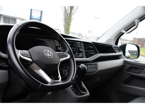 Volkswagen Transporter 2.0 TDI L2H1 DC 30 Bulli Edition Camera, Cruise, Carplay, LED, Leder, 150pk, Stoelverwarming, Standkachel, Uniek!