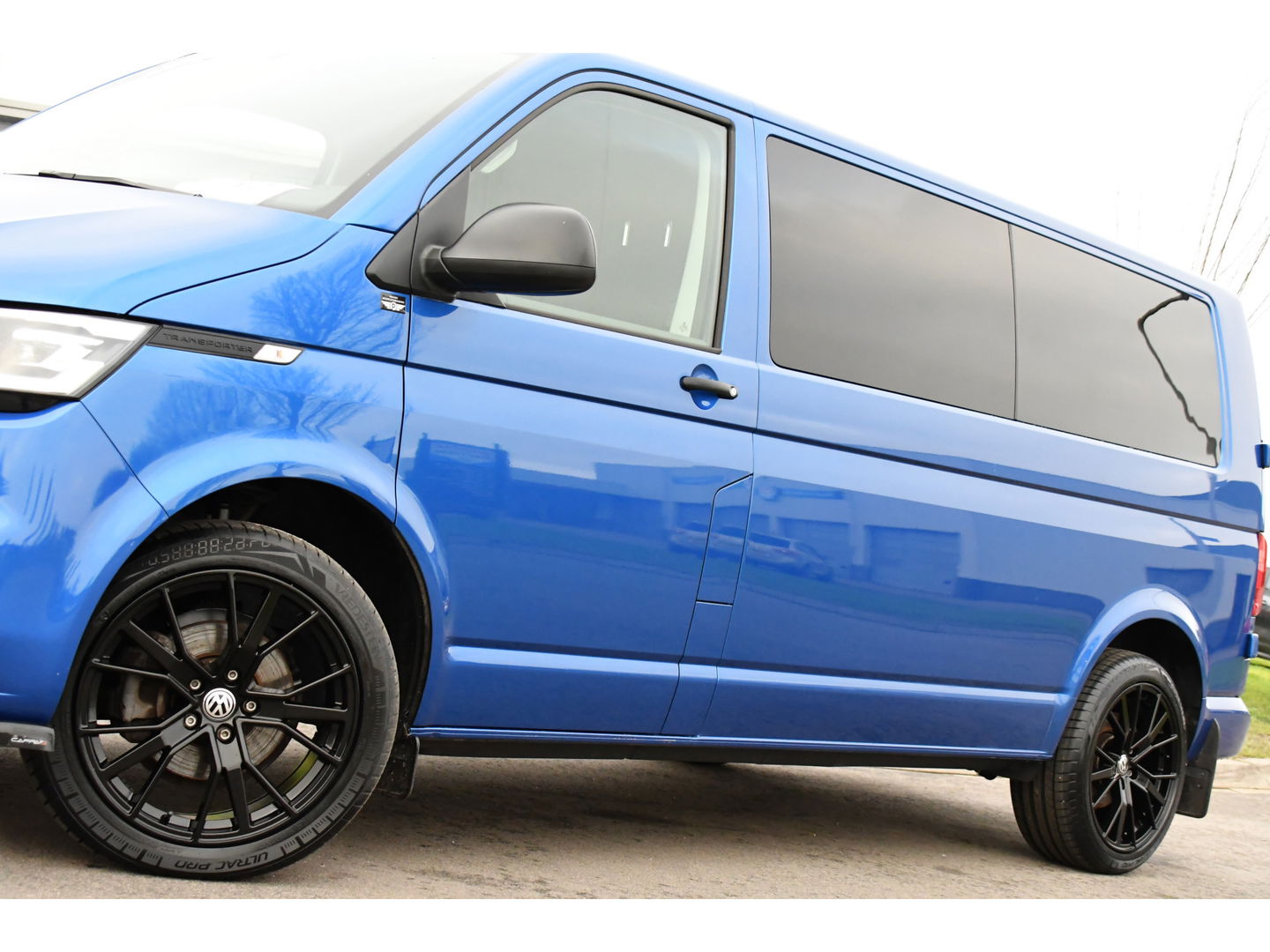 Volkswagen Transporter 2.0 TDI L2H1 DC 30 Bulli Edition Camera, Cruise, Carplay, LED, Leder, 150pk, Stoelverwarming, Standkachel, Uniek!