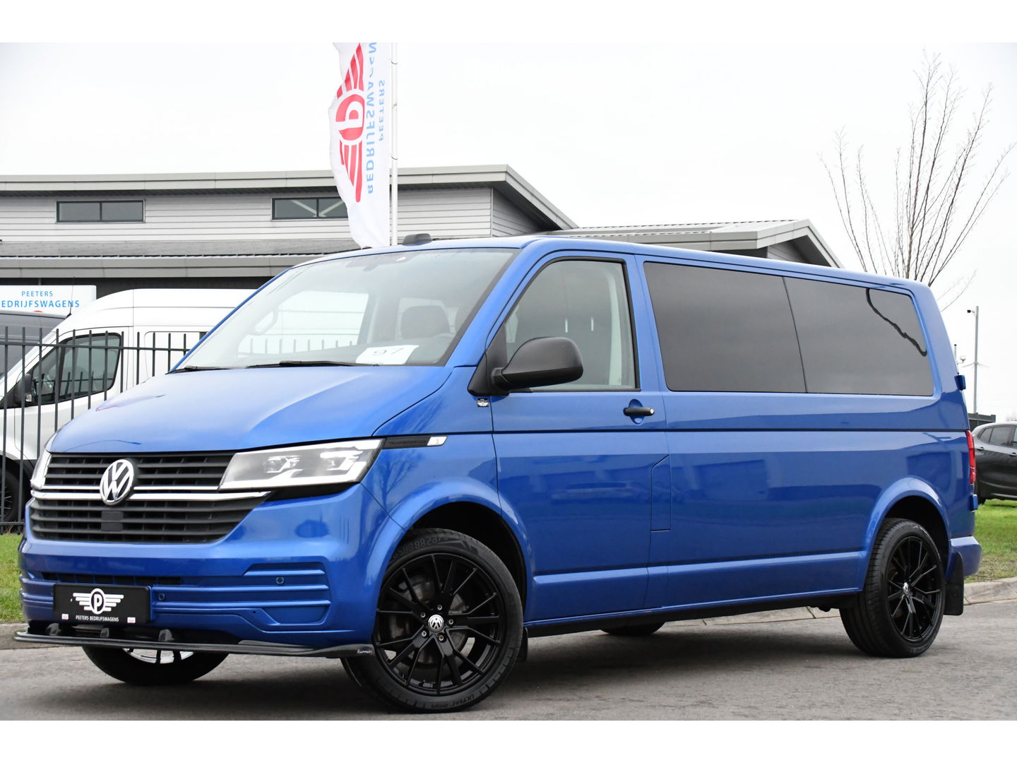 Volkswagen Transporter 2.0 TDI L2H1 DC 30 Bulli Edition Camera, Cruise, Carplay, LED, Leder, 150pk, Stoelverwarming, Standkachel, Uniek!
