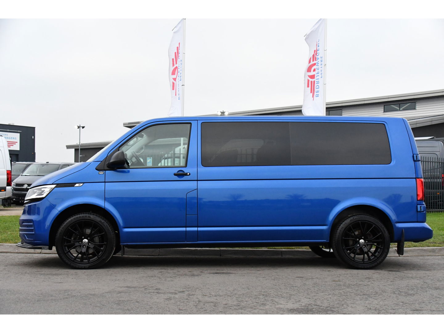 Volkswagen Transporter 2.0 TDI L2H1 DC 30 Bulli Edition Camera, Cruise, Carplay, LED, Leder, 150pk, Stoelverwarming, Standkachel, Uniek!