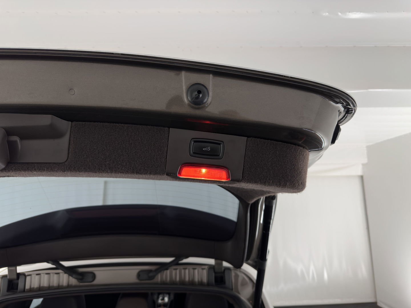 Porsche Cayenne 3.0 D Aut. *LEATHER | XENON | MEMORY-PACK | BLIND-SPOT | CAMERA | AIR-SUSPENSION | HEATED-COMFORTSEATS | NAVI-FULLMAP | SHIFT-PADDLES | PRIVACY-GLASS | TOWBAR | 21''ALU*