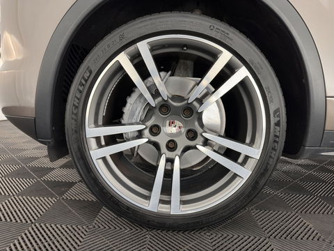 Porsche Cayenne 3.0 D Aut. *LEATHER | XENON | MEMORY-PACK | BLIND-SPOT | CAMERA | AIR-SUSPENSION | HEATED-COMFORTSEATS | NAVI-FULLMAP | SHIFT-PADDLES | PRIVACY-GLASS | TOWBAR | 21''ALU*