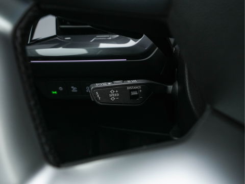 Audi Q4 e-tron 40 S-Line Competition Launch edition 77 kWh [ 3-Fase ] {SOH-87%} (INCL-BTW) *HEAT-PUMP | PANO | LEATHER-FABRIC | MATRIX-LED | ADAPTIVE-CRUISE | HEATED-SPORTSEATS | AMBIENT-LIGHT | DIGI-COCKPIT | CAMERA | KEYLESS | NAVI-FULLMAP | ...