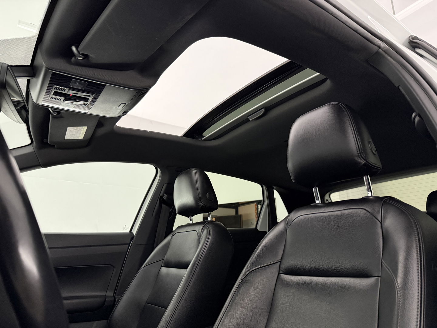 Volkswagen Polo 1.0 TSI R-Line | Pano | Camera | Adap. Cruise | Carplay | Virtual | NAP