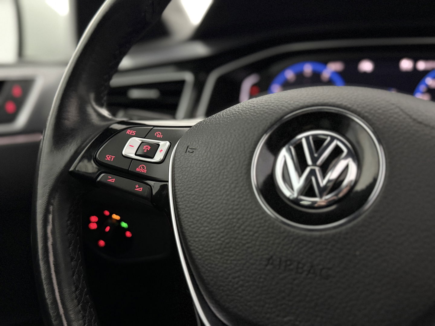 Volkswagen Polo 1.0 TSI R-Line | Pano | Camera | Adap. Cruise | Carplay | Virtual | NAP
