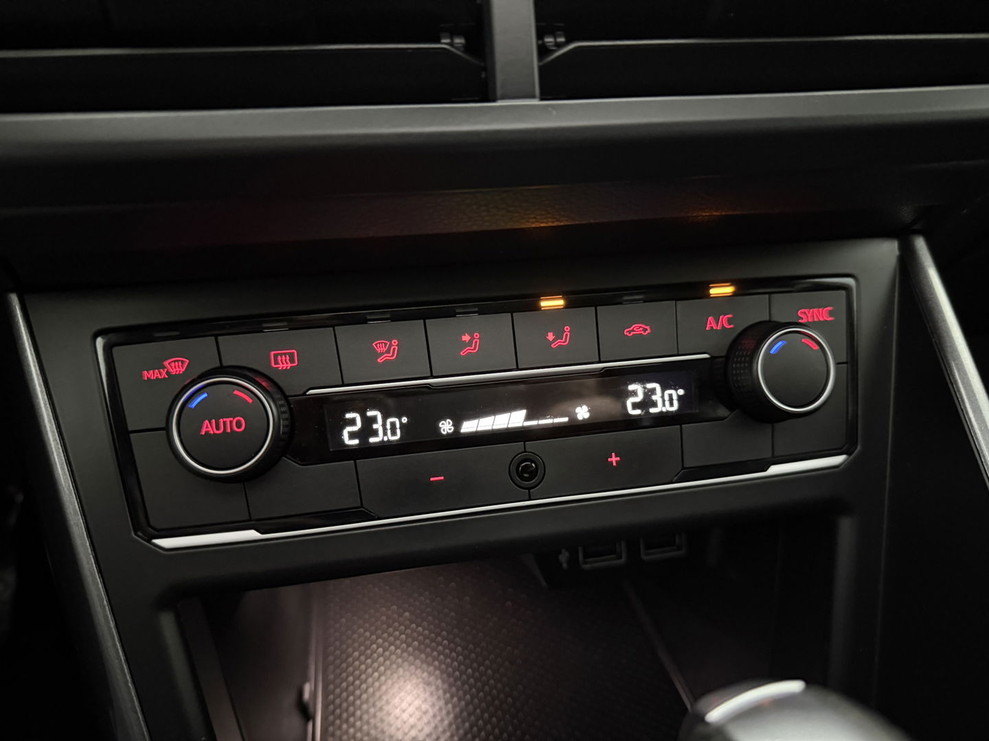 Volkswagen Polo 1.0 TSI R-Line | Pano | Camera | Adap. Cruise | Carplay | Virtual | NAP