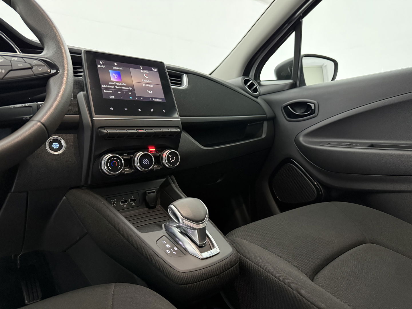 Renault ZOE 50 kWh Life Huur accu | SOH 93% | Carplay | Cruise | Airco | Keyless