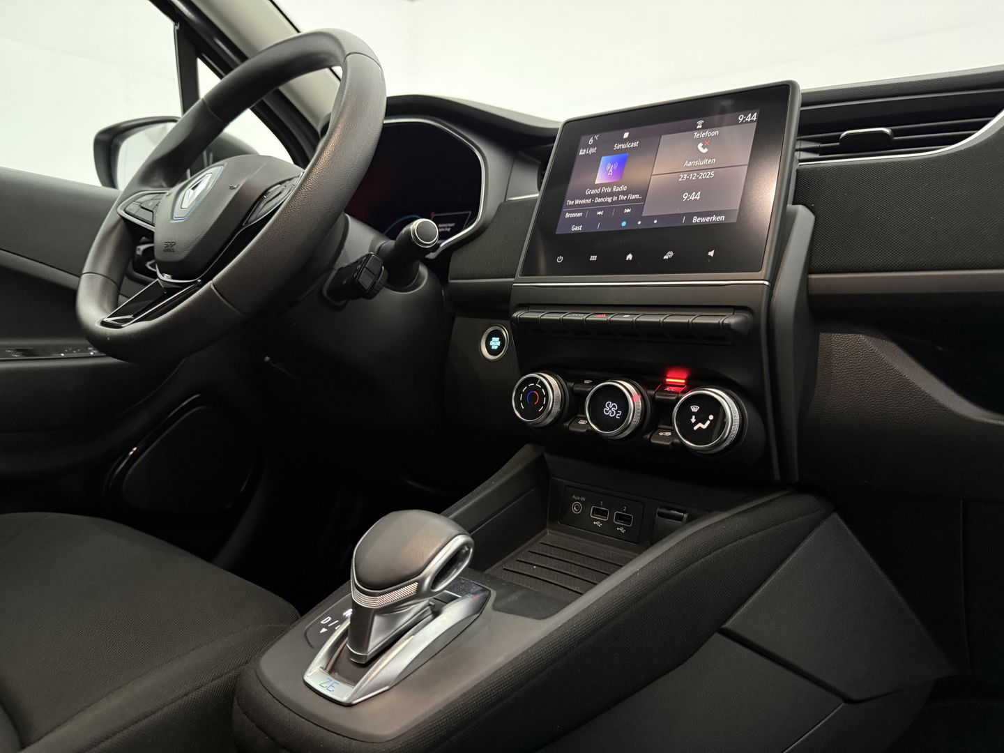 Renault ZOE 50 kWh Life Huur accu | SOH 93% | Carplay | Cruise | Airco | Keyless