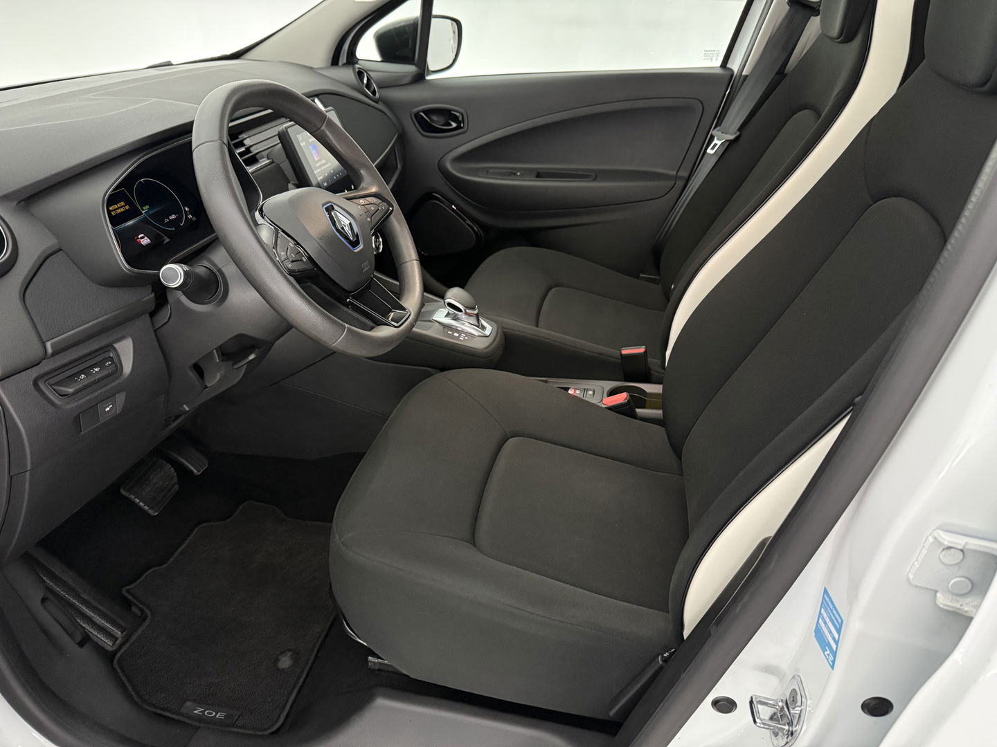 Renault ZOE 50 kWh Life Huur accu | SOH 93% | Carplay | Cruise | Airco | Keyless