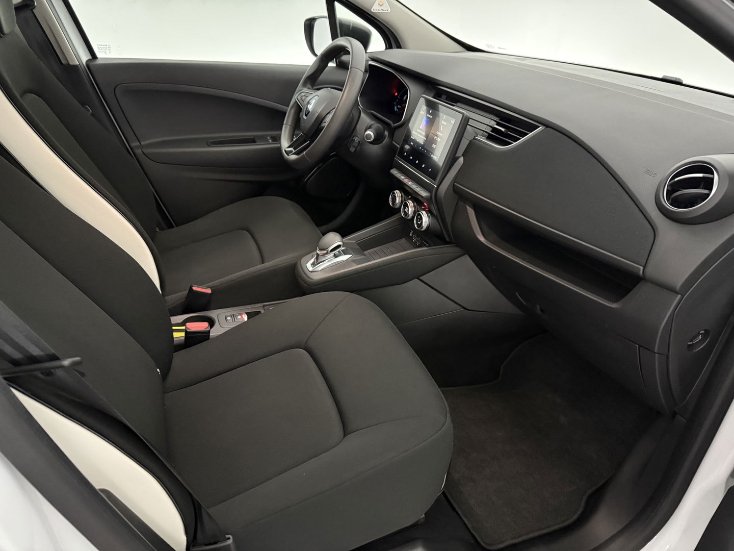 Renault ZOE 50 kWh Life Huur accu | SOH 93% | Carplay | Cruise | Airco | Keyless