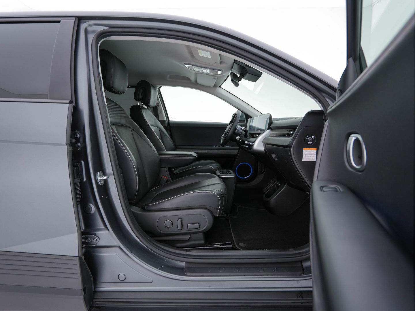 Hyundai IONIQ 5 Connect+ 73kWh [ 3-Fase ] {SOH-97%} (INCL-BTW) Aut *HEATPUMP | LEATHER | BOSE-AUDIO | FULL-LED | DIGI-COCKPIT | AMBIENT-LIGHT | DAB | SHIFT-PADDLES | HEAD-UP | NAVI-FULLMAP | KEYLESS | CAMERA | HEATED-COMFORTSEATS | ...