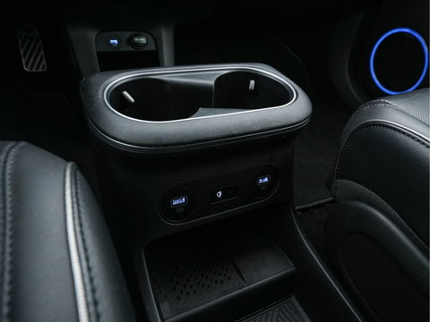 Hyundai IONIQ 5 Connect+ 73kWh [ 3-Fase ] {SOH-97%} (INCL-BTW) Aut *HEATPUMP | LEATHER | BOSE-AUDIO | FULL-LED | DIGI-COCKPIT | AMBIENT-LIGHT | DAB | SHIFT-PADDLES | HEAD-UP | NAVI-FULLMAP | KEYLESS | CAMERA | HEATED-COMFORTSEATS | ...