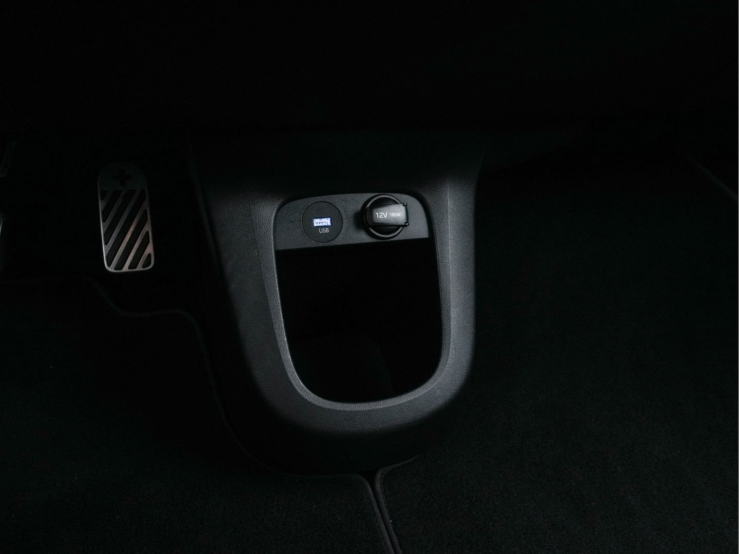 Hyundai IONIQ 5 Connect+ 73kWh [ 3-Fase ] {SOH-97%} (INCL-BTW) Aut *HEATPUMP | LEATHER | BOSE-AUDIO | FULL-LED | DIGI-COCKPIT | AMBIENT-LIGHT | DAB | SHIFT-PADDLES | HEAD-UP | NAVI-FULLMAP | KEYLESS | CAMERA | HEATED-COMFORTSEATS | ...